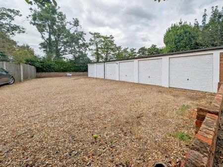 Esher Road, Hersham Village - Photo 4