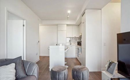 For Lease - 38 Honeycrisp Crescent Unit# 916, Vaughan, Ontario - Photo 3