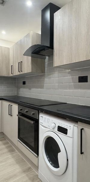 Parkfield Road, Harrow HA2, London - Photo 1