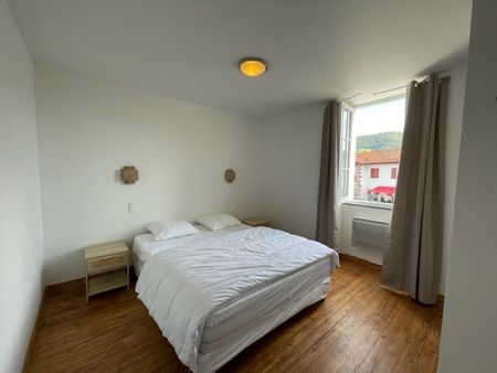 Location Appartement 3 pièces 71m² UHART CIZE 64220 - Photo 3