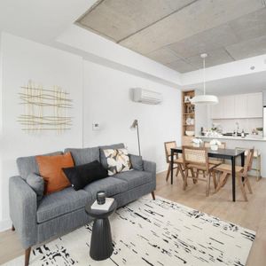 1-Bedroom - 240 Rue Notre-Dame Ouest, Montréal - Photo 3