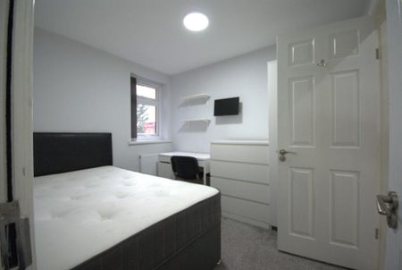 7 bedroom terraced house to rent - Photo 2
