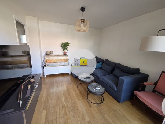 Location Maison 4 pièces 77m² ST BONNET DE MURE 69720 - Photo 1