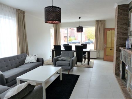 Volledig gerenoveerde woning met 4 slpk. en tuin in Hasselt - Photo 4