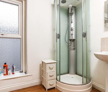 6 bedroom flat to rent - Photo 4