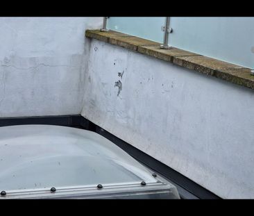 2 Bed Penthouse, Tooting High Street, SW17 - Photo 3