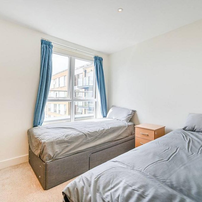 2 bedroom flat to rent - Photo 1