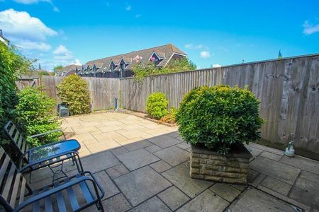 2 bedroom terraced house to rent - Photo 2