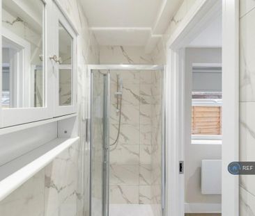 Studio to rent - Photo 6