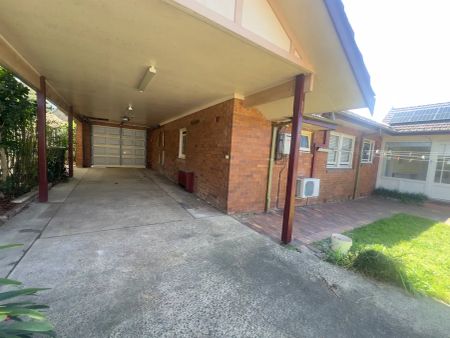 “Charming Family Home in Quiet Cul-de-sac with Pool” - Photo 3