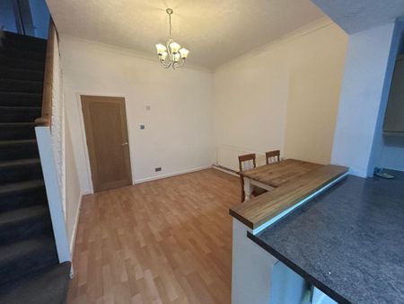 2 bedroom end of terrace house to rent - Photo 3