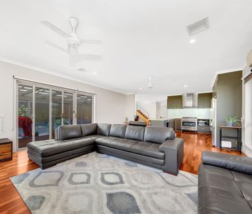 Spacious Family Living in a Convenient Epping Location!!! - Photo 1