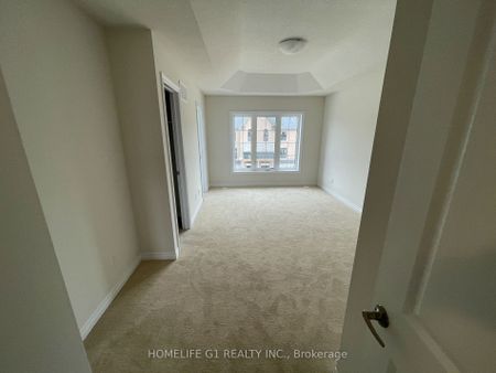 For Lease - 16 Morrison Crescent, Whitby, Ontario - Photo 2