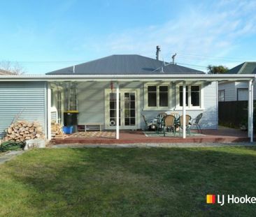 Warm and welcoming in sunny St Clair - Photo 5