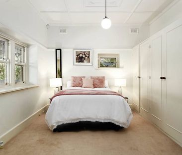 Place your family with perfect park-side poise - Photo 5