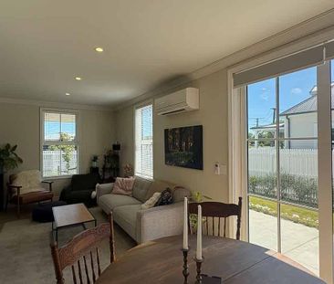 Sunny, Spacious & Super Handy - Photo 1