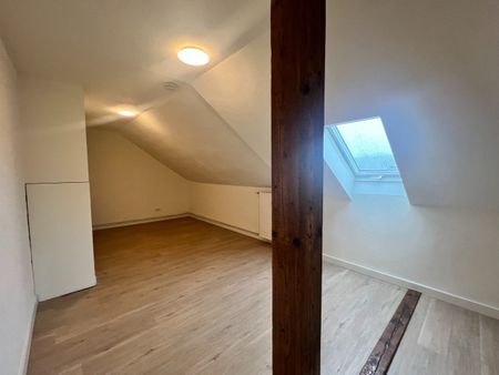 Helle und geräumige DG-Wohnung zu vermieten - Foto 4