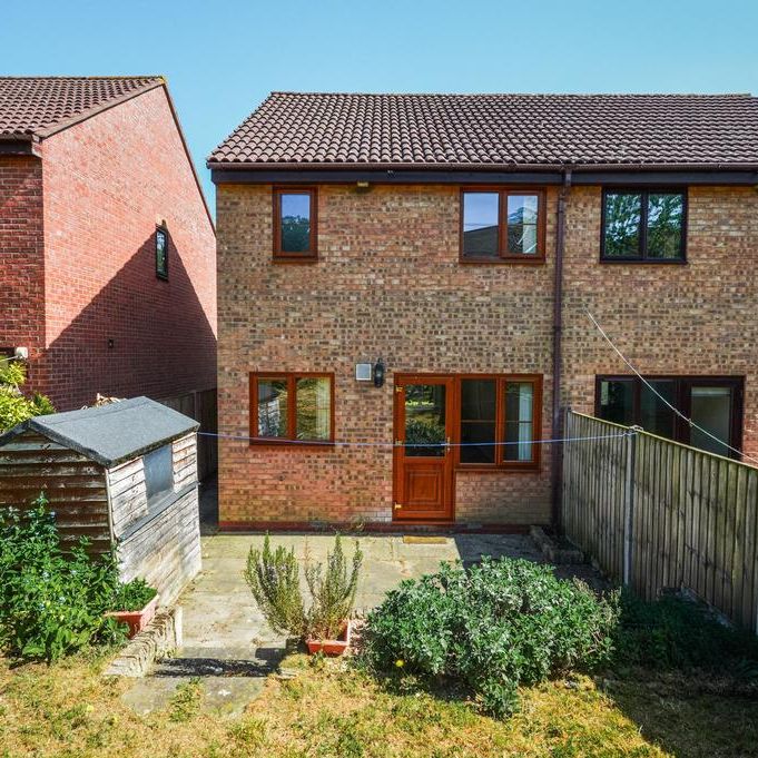 3 bedroom semi-detached house to rent - Photo 1
