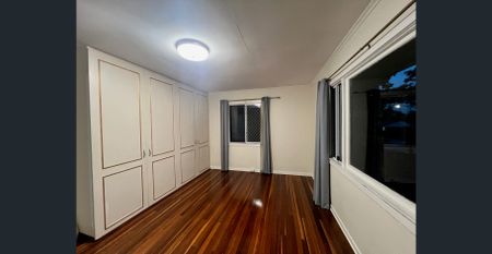 Spacious 3-Bedroom Family Home with Large Yard in Quiet Inala Street - Photo 3