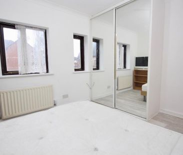 3 bedroom end of terrace house to rent - Photo 6