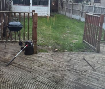 1 bedroom in a house share to rent - Photo 6