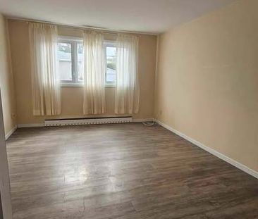 Appartement 4 1/2 Libre Immédiatement - Photo 1
