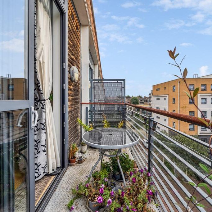 2 bedroom flat to rent - Photo 1