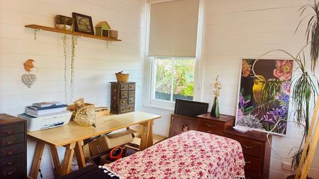 Charming 4BR Home with Outdoor Bath - Photo 3