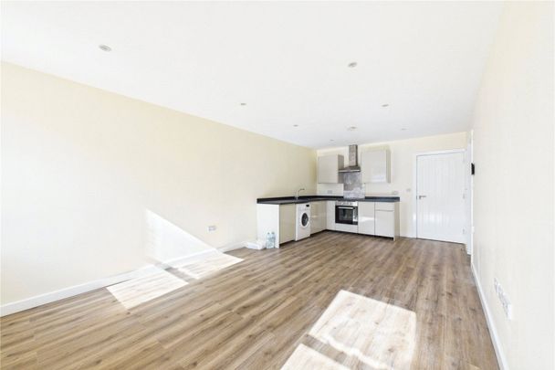 High Street, Theale, Reading, Berkshire, RG7 - Photo 1