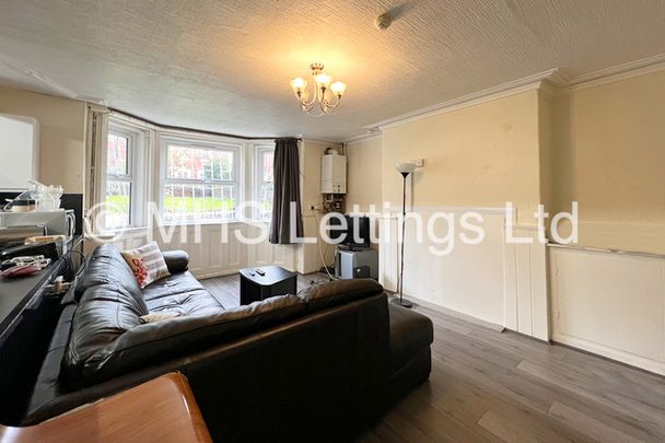 9 Bedroom Mid Terraced House for rent in Ash Grove - Photo 1
