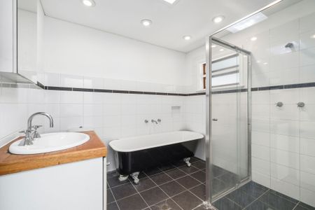 22 Belvoir Street, Surry Hills NSW 2010 - House For Rent | Domain - Photo 5