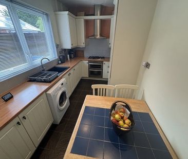3 bedroom terraced house to rent - Photo 6