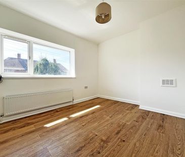 3 bedroom End of terrace house to rent - Photo 3