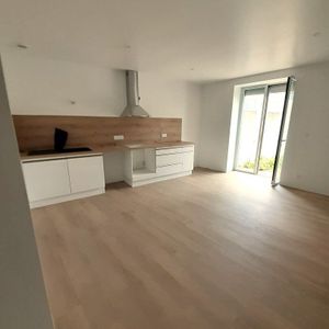 Appartement T4 rénové - Centre de Saint Vit - 89m² - Photo 3