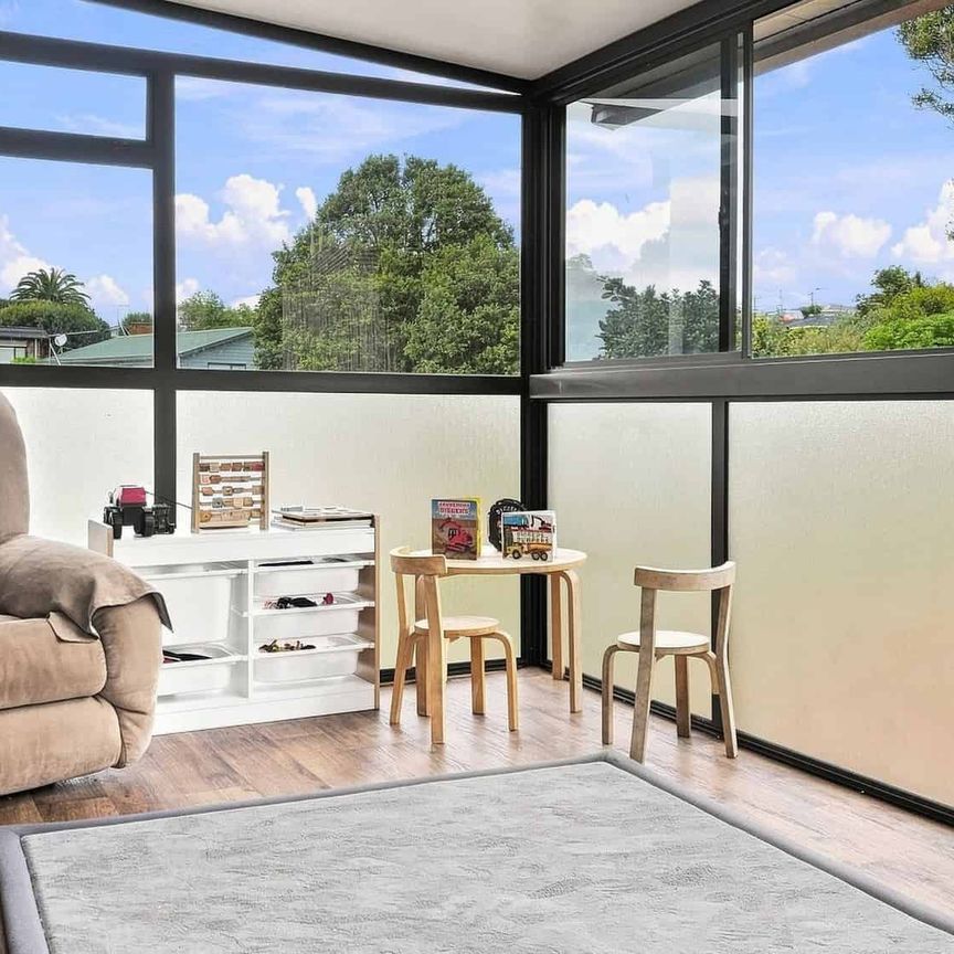 Private, Peaceful & Perfectly Positioned in Manly - Photo 1