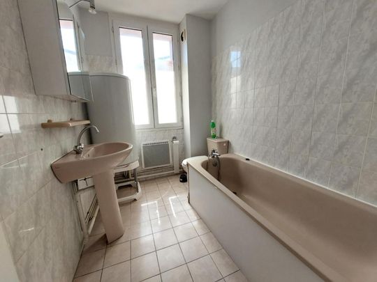 Location Appartement 2 pièces 45m² ELBEUF 76500 - Photo 1