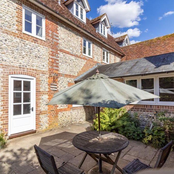4 bedroom cottage to rent - Photo 1