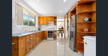 Where Family Comfort Meets Everyday Convenience - Photo 2