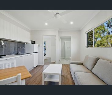 34 Jillian Place, Wynnum West, Qld 4178 - Photo 5