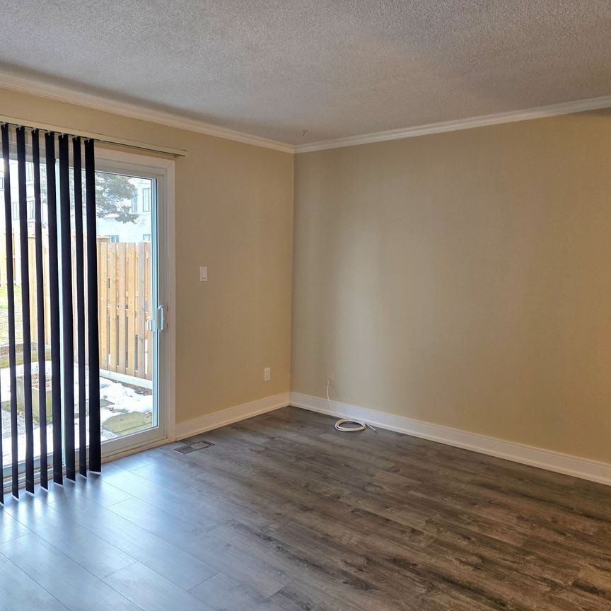 For Lease - 6767 Thorold Stone Road Unit# 7, Niagara Falls, Ontario - Photo 1