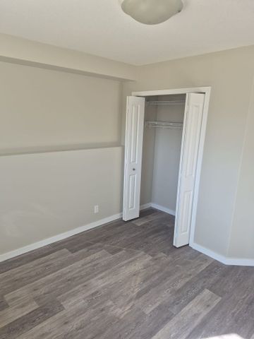 Beautiful Renovated Duplex in North Red Deer - Photo 2