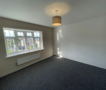 Beacons View, Neath, SA11 - Photo 4