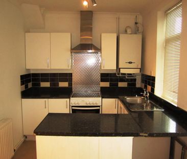 2 bedroom semi-detached house to rent - Photo 3