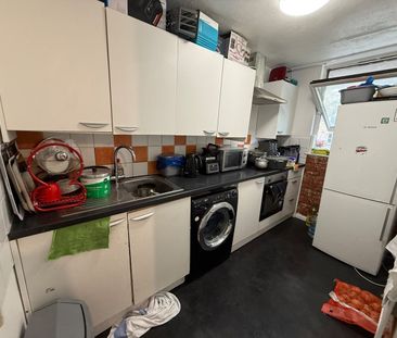 Room in a Shared Flat, Mary Datchelor Close, SE5 - Photo 2