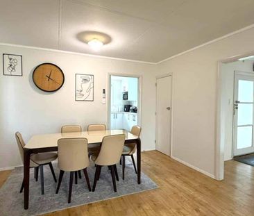 PAPAKURA, 4 BEDROOMS - Photo 2