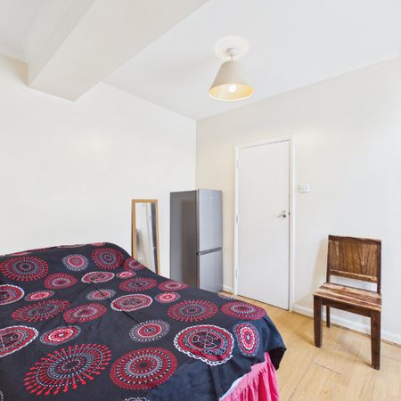 1 bedroom sharedAccommodation in Albert Street, Slough - Photo 3