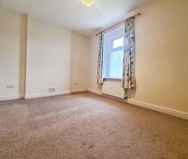 2 bedroom end of terrace house to rent - Photo 1