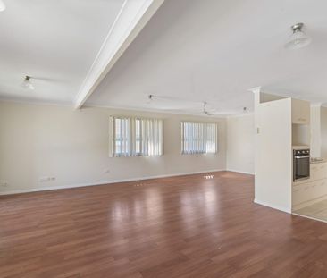 Spacious Three Bedroom Home in Kippa-Ring! - Photo 4