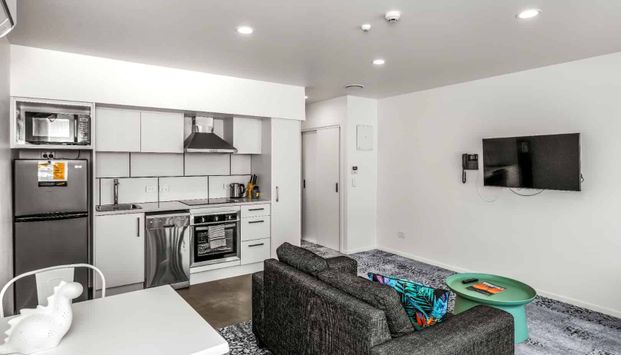 Fully Furnished 1 Bedroom - Photo 1