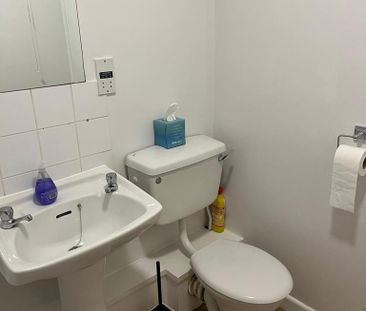 2 bedroom apartment to rent - Photo 3